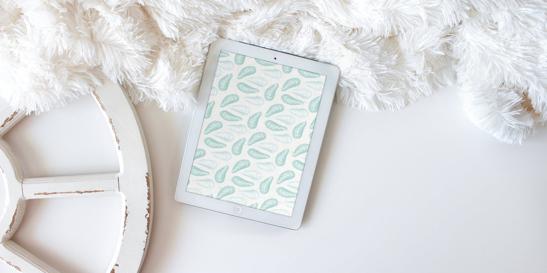 May Freebie: Mint and Blue Seaside Mussel Wallpaper